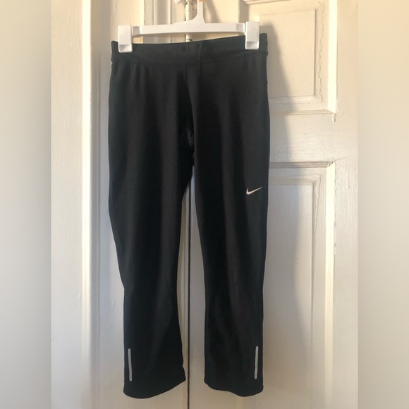 Nike capris - Picture 1 of 5